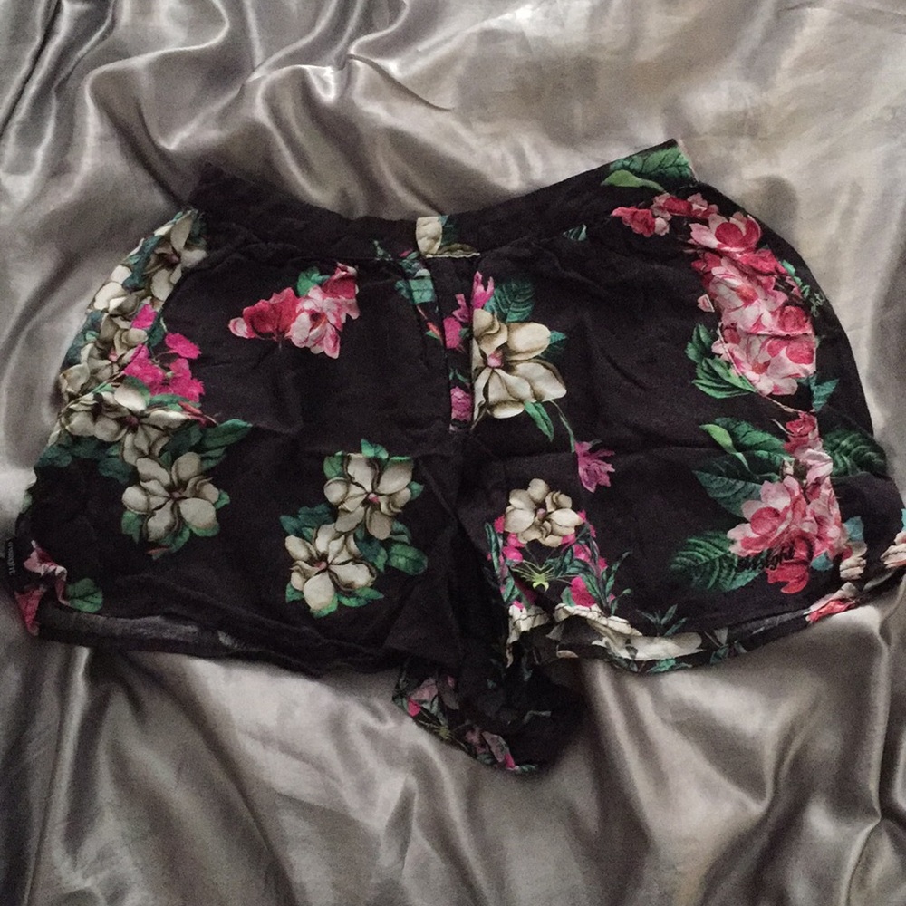 Floral high wasted shorts